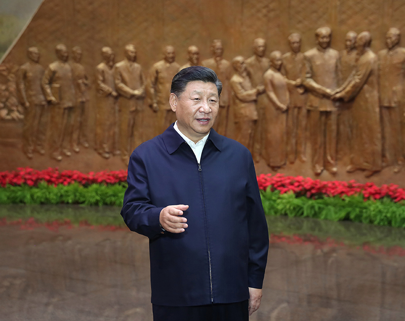 9月12日，中共中央總書記、國家主席、中央軍委主席習近平視察中共中央北京香山革命紀念地。這是習近平在香山革命紀念館參觀《為新中國奠基》主題展覽，并發表重要講話。